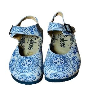 Calceo BLUE AND BEIGE FLOWERS PATTERNED CLOGS Style CAL1603 Size 35/4.5-5